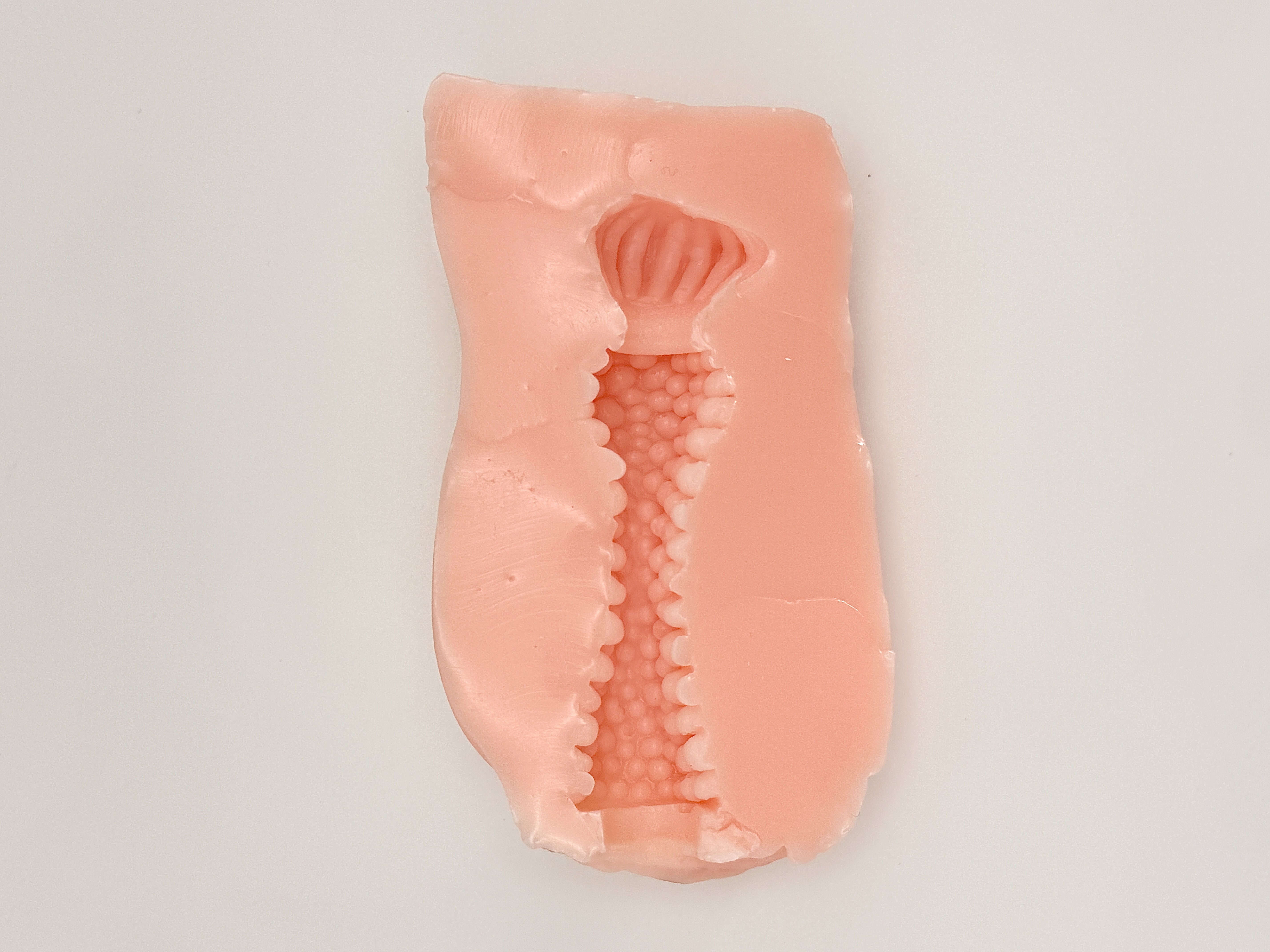 对子哈特联名本子老师的作品,像是圈钱不走心的产品